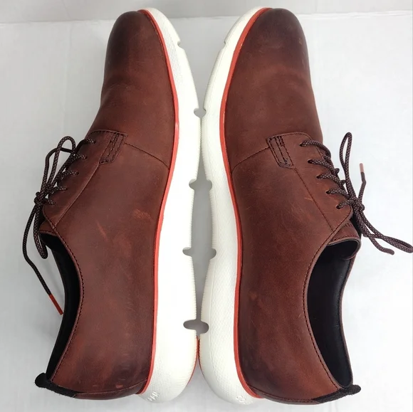 Cole Haan Men display picture 2